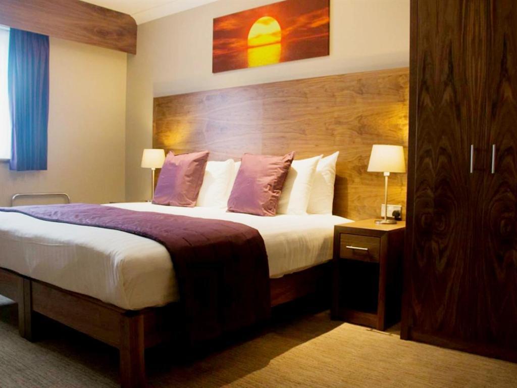 Hotel The White Hart à Swindon Extérieur photo