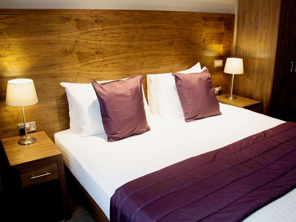 Hotel The White Hart à Swindon Extérieur photo